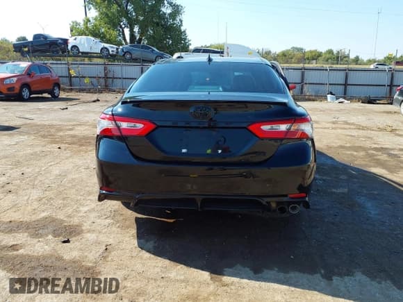 ✅ 2019 Toyota Camry SE • VIN: 4T1B11HK9KU239538 • Лот: 43450438. Опубликован ранее на IAAI с пробегом 104 773 миль. Бесплатный доступ к архиву аукционных продаж из США и подробный отчёт об истории автомобиля на DreamBid. Изображение 17.