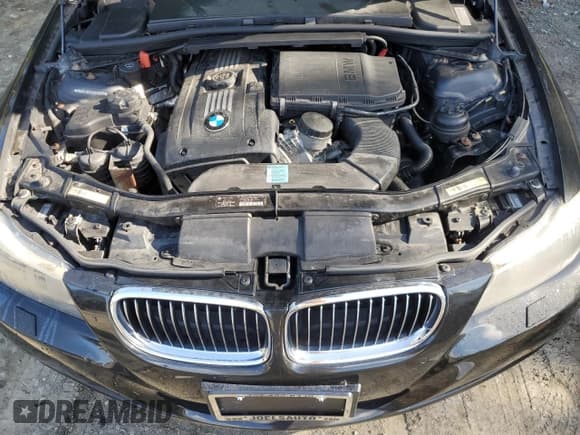 ✅ 2010 BMW 3 Series 335i xDrive • VIN: WBAPL3C54AA515977 • Lot: 85105305. Listed on Copart with 105,109 mi. Free auction sales archive from the USA and detailed vehicle history report at DreamBid. Image 11.