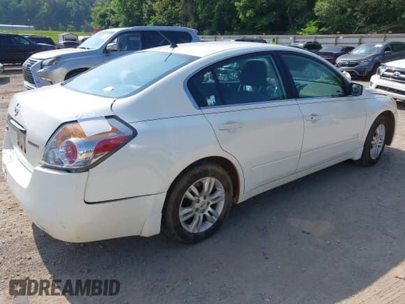 ✅ 2011 Nissan Altima Hybrid • VIN: 1N4CL2AP2BC181704 • Lot: 42446370. Listed on IAAI with 231,661 mi. Free auction sales archive from the USA and detailed vehicle history report at DreamBid. Image 4.