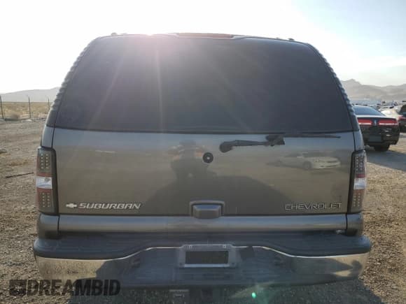 ✅ 2002 Chevrolet Suburban LS • VIN: 3GNEC16T42G306502 • Лот: 80507984. Опубликован ранее на Copart с пробегом 277 514 миль. Бесплатный доступ к архиву аукционных продаж из США и подробный отчёт об истории автомобиля на DreamBid. Изображение 6.