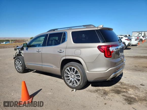 ✅ 2023 GMC Acadia Denali • VIN: 1GKKNXLS6PZ166940 • Lot: 90476715. Wystawiony na Copart z przebiegiem 21 236 mil. Bezpłatny archiwum sprzedaży aukcyjnych z USA i szczegółowy raport historii pojazdu na DreamBid. Zdjęcie 2.