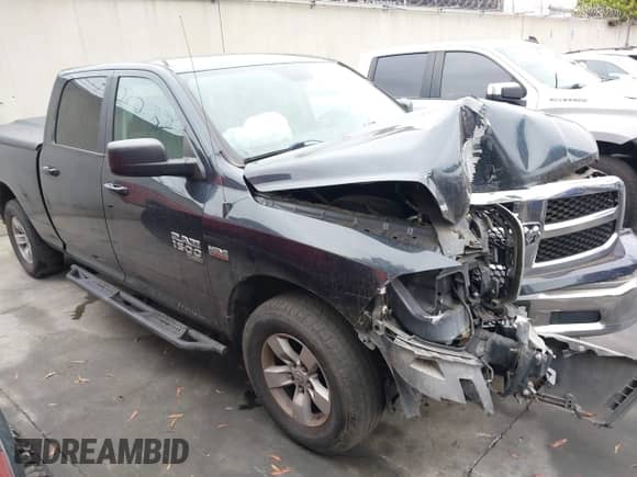 2019 Ram 1500 Big Horn z VIN 1C6RR6TT8KS730615, wystawiony jako IAAI lot #42407873 z przebiegiem 90 891 mil mil oraz . Historia ofert i sprzedaży dostępna na DreamBid. Obrazek 1.