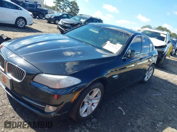✅ 2012 BMW 5 Series 528i xDrive • VIN: WBAXH5C53CDW05023 • Lot: 43596244. Listed on IAAI with 182,453 mi. Free auction sales archive from the USA and detailed vehicle history report at DreamBid. Image 17.