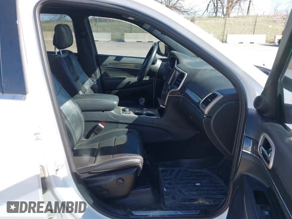 ✅ 2015 Jeep Grand Cherokee Overland • VIN: 1C4RJFCM2FC737133 • Лот: 42012000. Опубликован ранее на IAAI с пробегом 132 928 миль. Бесплатный доступ к архиву аукционных продаж из США и подробный отчёт об истории автомобиля на DreamBid. Изображение 5.