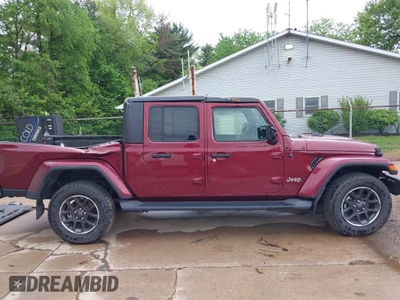 ✅ 2021 Jeep Gladiator Overland • VIN: 1C6HJTFGXML555622 • Lot: 42237686. Wystawiony na IAAI z przebiegiem 62 358 mil. Bezpłatny archiwum sprzedaży aukcyjnych z USA i szczegółowy raport historii pojazdu na DreamBid. Zdjęcie 13.