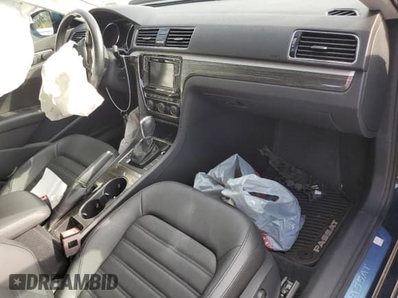 ✅ 2018 Volkswagen Passat SEL Premium • VIN: 1VWCA7A32JC008562 • Lot: 89555595. Listed on Copart with 78,810 mi. Free auction sales archive from the USA and detailed vehicle history report at DreamBid. Image 8.