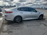 ✅ 2020 Kia Optima SE • VIN: 5XXGT4L3XLG447621 • Лот: 90609575. Опубликован ранее на Copart с пробегом 55 428 миль. Бесплатный доступ к архиву аукционных продаж из США и подробный отчёт об истории автомобиля на DreamBid. Изображение 3.