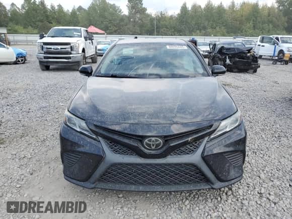 2019 Toyota Camry LE z VIN 4T1B11HK6KU820267, wystawiony jako Copart lot #80095685 z przebiegiem Nie podano mil oraz Szkoda całkowita • Salvage title. Historia ofert i sprzedaży dostępna na DreamBid. Obrazek 5.