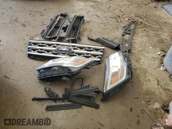 ✅ 2018 Ford Explorer XLT • VIN: 1FM5K7D87JGA23935 • Lot: 91638285. Wystawiony na Copart z przebiegiem 116 741 mil. Bezpłatny archiwum sprzedaży aukcyjnych z USA i szczegółowy raport historii pojazdu na DreamBid. Zdjęcie 13.