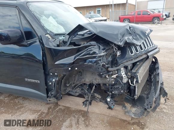 ✅ 2017 Jeep Renegade Latitude • VIN: ZACCJBBBXHPG39352 • Lot: 42820530. Listed on IAAI with 144,959 mi. Free auction sales archive from the USA and detailed vehicle history report at DreamBid. Image 6.