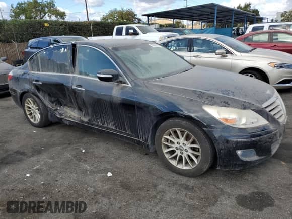 2009 Hyundai Genesis z VIN KMHGC46E59U025719, wystawiony jako Copart lot #78093124 z przebiegiem 145 837 mil mil oraz Czysty tytuł • Clean title. Historia ofert i sprzedaży dostępna na DreamBid. Obrazek 4.