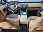 ✅ 2025 Land Rover Range Rover SE • VIN: SALKPBFU5SA290266 • Lot: 90585825. Wystawiony na Copart z przebiegiem 8 120 mil. Bezpłatny archiwum sprzedaży aukcyjnych z USA i szczegółowy raport historii pojazdu na DreamBid. Zdjęcie 8.
