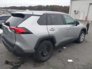✅ 2022 Toyota RAV4 LE • VIN: 2T3G1RFV3NC299460 • Lot: 43654569. Wystawiony na IAAI z przebiegiem 21 368 mil. Bezpłatny archiwum sprzedaży aukcyjnych z USA i szczegółowy raport historii pojazdu na DreamBid. Zdjęcie 4.
