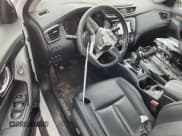 ✅ 2017 Nissan Rogue SL • VIN: JN8AT2MV9HW283864 • Lot: 66143545. Wystawiony na Copart z przebiegiem Nie podano. Bezpłatny archiwum sprzedaży aukcyjnych z USA i szczegółowy raport historii pojazdu na DreamBid. Zdjęcie 8.