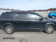 ✅ 2008 Chrysler Town & Country Touring • VIN: 2A8HR54P28R607704 • Lot: 43689570. Listed on IAAI with 235,370 mi. Free auction sales archive from the USA and detailed vehicle history report at DreamBid. Image 13.