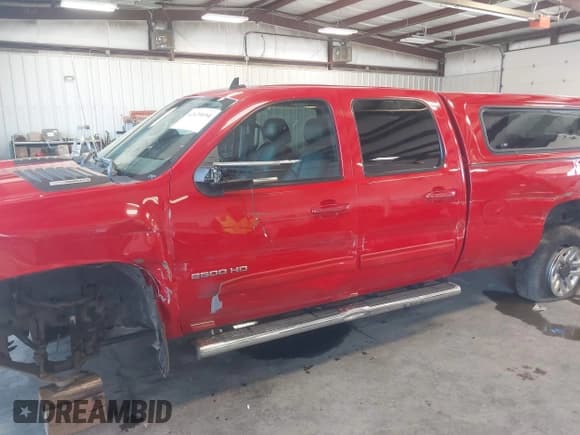 ✅ 2011 Chevrolet Silverado 2500HD LTZ • VIN: 1GC1KYC89BF206559 • Lot: 42639694. Listed on IAAI with 127,697 mi. Free auction sales archive from the USA and detailed vehicle history report at DreamBid. Image 6.