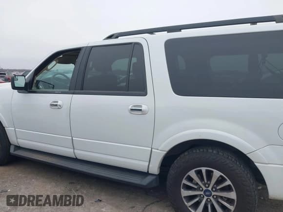 ✅ 2017 Ford Expedition Max XLT • VIN: 1FMJK1HTXHEA50417 • Лот: 41502968. Опубликован ранее на IAAI с пробегом 112 097 миль. Бесплатный доступ к архиву аукционных продаж из США и подробный отчёт об истории автомобиля на DreamBid. Изображение 14.