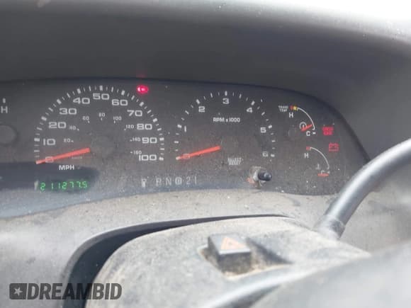 ✅ 2002 Ford F-250 • VIN: 1FDNX21L22EA36876 • Lot: 42652674. Wystawiony na IAAI z przebiegiem 211 277 mil. Bezpłatny archiwum sprzedaży aukcyjnych z USA i szczegółowy raport historii pojazdu na DreamBid. Zdjęcie 7.