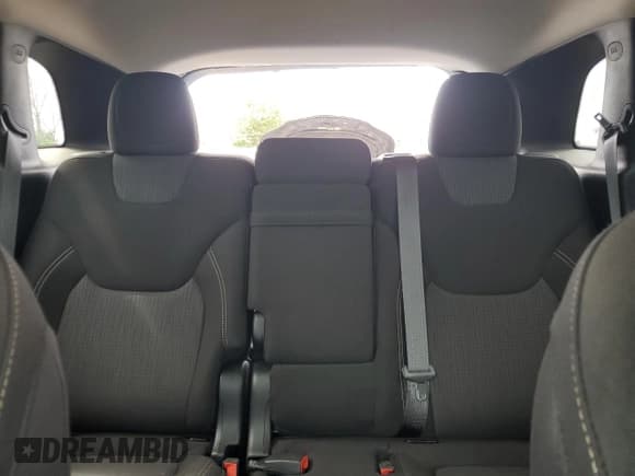 ✅ 2018 Jeep Cherokee Latitude • VIN: 1C4PJMCX1JD597374 • Лот: 69274905. Опубликован ранее на Copart с пробегом 195 812 миль. Бесплатный доступ к архиву аукционных продаж из США и подробный отчёт об истории автомобиля на DreamBid. Изображение 10.