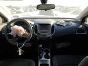 ✅ 2017 Chevrolet Cruze LT • VIN: 1G1BE5SM5H7238364 • Lot: 68253992. Listed on Copart with 76,361 mi. Free auction sales archive from the USA and detailed vehicle history report at DreamBid. Image 8.