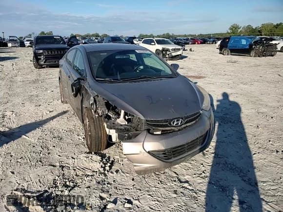 ✅ 2013 Hyundai Elantra Limited • VIN: 5NPDH4AE7DH262621 • Lot: 84439945. Listed on Copart with 174,898 mi. Free auction sales archive from the USA and detailed vehicle history report at DreamBid. Image 13.