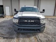 ✅ 2022 Ram 2500 Tradesman • VIN: 3C6UR4HL9NG219028 • Лот: 94272315. Опубликован ранее на Copart с пробегом 243 839 миль. Бесплатный доступ к архиву аукционных продаж из США и подробный отчёт об истории автомобиля на DreamBid. Изображение 5.