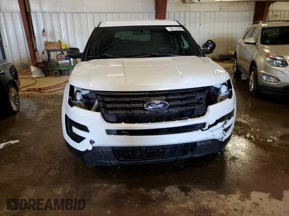 ✅ 2018 Ford Police Interceptor Utility • VIN: 1FM5K8AR2JGC74087 • Lot: 49157085. Wystawiony na Copart z przebiegiem 101 768 mil. Bezpłatny archiwum sprzedaży aukcyjnych z USA i szczegółowy raport historii pojazdu na DreamBid. Zdjęcie 5.