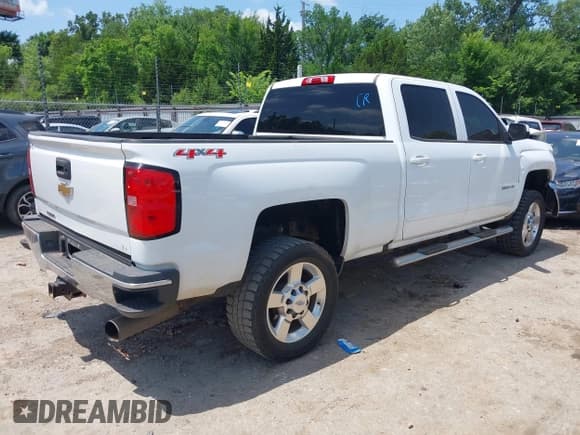 ✅ 2017 Chevrolet Silverado 2500HD LT • VIN: 1GC1KVEYXHF219437 • Lot: 42540161. Wystawiony na IAAI z przebiegiem 195 591 mil. Bezpłatny archiwum sprzedaży aukcyjnych z USA i szczegółowy raport historii pojazdu na DreamBid. Zdjęcie 4.