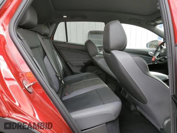 ✅ 2024 Volkswagen ID.4 S • VIN: 1V25MPE81RC005252 • Lot: 86506785. Listed on Copart with 8,250 mi. Free auction sales archive from the USA and detailed vehicle history report at DreamBid. Image 10.