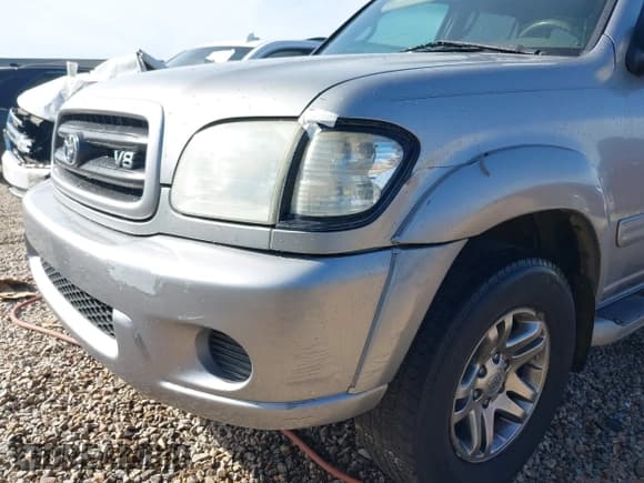 ✅ 2001 Toyota Sequoia SR5 • VIN: 5TDZT34A71S028573 • Lot: 42061154. Listed on IAAI with 274,467 mi. Free auction sales archive from the USA and detailed vehicle history report at DreamBid. Image 6.