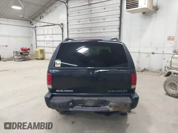 ✅ 2002 Chevrolet Blazer LS • VIN: 1GNDT13W92K134695 • Lot: 43140425. Wystawiony na IAAI z przebiegiem 225 423 mil. Bezpłatny archiwum sprzedaży aukcyjnych z USA i szczegółowy raport historii pojazdu na DreamBid. Zdjęcie 17.