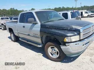 2000 Dodge 1500 with VIN 1B7HF13Z7YJ147052, listed as a IAAI auction lot 42196659 with 191,316 mi miles and . Bid and sale history available at DreamBid. Image 1.