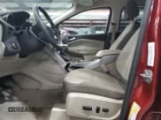 ✅ 2014 Ford Escape SE • VIN: 1FMCU0GX5EUC00503 • Lot: 92283725. Wystawiony na Copart z przebiegiem 64 191 mil. Bezpłatny archiwum sprzedaży aukcyjnych z USA i szczegółowy raport historii pojazdu na DreamBid. Zdjęcie 7.