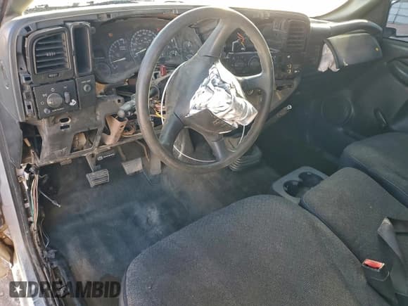 ✅ 1999 Chevrolet Silverado 1500 • VIN: 1GCEC14W2XE203065 • Лот: 93651525. Опубликован ранее на Copart с пробегом Не указан. Бесплатный доступ к архиву аукционных продаж из США и подробный отчёт об истории автомобиля на DreamBid. Изображение 8.