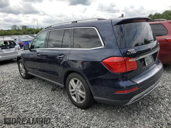 ✅ 2015 Mercedes-Benz GL 450 • VIN: 4JGDF6EE3FA516262 • Lot: 70688715. Listed on Copart with 114,042 mi. Free auction sales archive from the USA and detailed vehicle history report at DreamBid. Image 2.