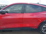 ✅ 2021 Ford Mustang Mach-E Premium • VIN: 3FMTK3SU5MMA57320 • Lot: 42405966. Wystawiony na IAAI z przebiegiem 16 615 mil. Bezpłatny archiwum sprzedaży aukcyjnych z USA i szczegółowy raport historii pojazdu na DreamBid. Zdjęcie 15.