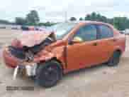 2006 Chevrolet Aveo LS z VIN KL1TD56646B650240, wystawiony jako IAAI lot #42382565 z przebiegiem 219 700 mil mil oraz . Historia ofert i sprzedaży dostępna na DreamBid. Obrazek 2.