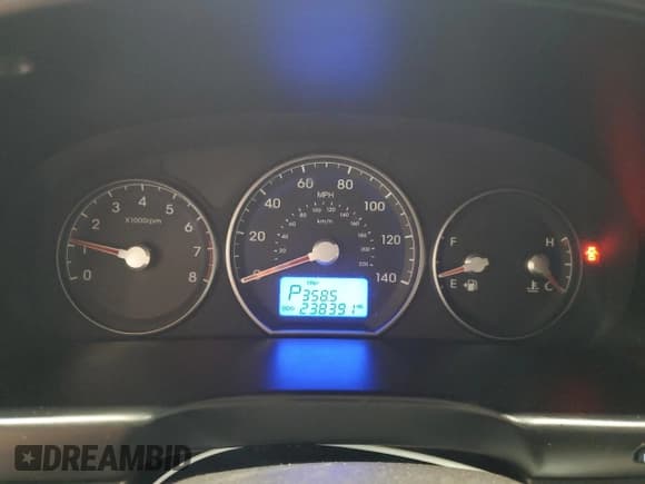 ✅ 2011 Hyundai Santa Fe Limited • VIN: 5XYZKDAG3BG084994 • Lot: 84524164. Listed on Copart with 238,391 mi. Free auction sales archive from the USA and detailed vehicle history report at DreamBid. Image 9.