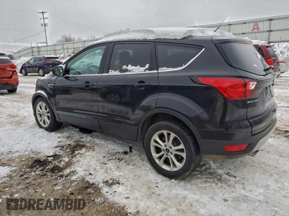 ✅ 2019 Ford Escape SE • VIN: 1FMCU9GD3KUC51388 • Лот: 94657085. Опубликован ранее на Copart с пробегом 56 794 миль. Бесплатный доступ к архиву аукционных продаж из США и подробный отчёт об истории автомобиля на DreamBid. Изображение 2.