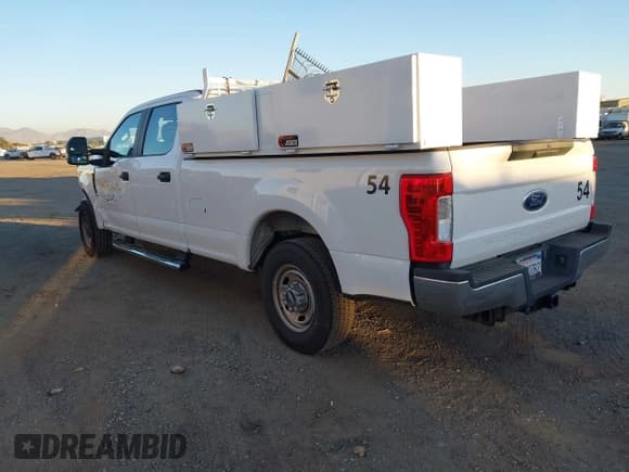 ✅ 2019 Ford F-250 XL • VIN: 1FT7W2A69KED53077 • Lot: 40785535. Listed on IAAI with 47,928 mi. Free auction sales archive from the USA and detailed vehicle history report at DreamBid. Image 3.