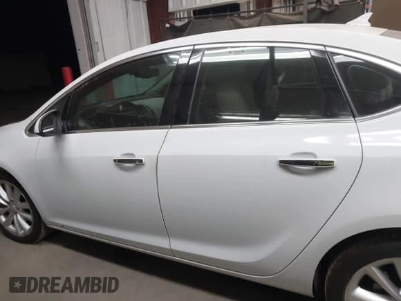 ✅ 2014 Buick Verano • VIN: 1G4PP5SK2E4128094 • Lot: 41411004. Wystawiony na IAAI z przebiegiem 108 819 mil. Bezpłatny archiwum sprzedaży aukcyjnych z USA i szczegółowy raport historii pojazdu na DreamBid. Zdjęcie 14.