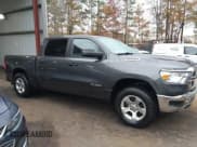✅ 2019 Ram 1500 Tradesman • VIN: 1C6SRFGT6KN561656 • Lot: 43695038. Wystawiony na IAAI z przebiegiem 136 504 mil. Bezpłatny archiwum sprzedaży aukcyjnych z USA i szczegółowy raport historii pojazdu na DreamBid. Zdjęcie 13.