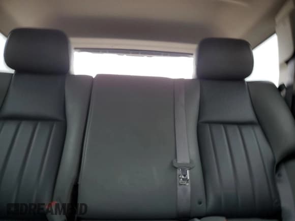 ✅ 2005 Jeep Grand Cherokee Laredo • VIN: 1J4GR48K15C647833 • Lot: 90966465. Listed on Copart with 204,460 mi. Free auction sales archive from the USA and detailed vehicle history report at DreamBid. Image 10.