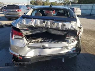 ✅ 2022 Hyundai Elantra SEL • VIN: 5NPLS4AG3NH077109 • Lot: 86480105. Listed on Copart with 33,948 mi. Free auction sales archive from the USA and detailed vehicle history report at DreamBid. Image 6.