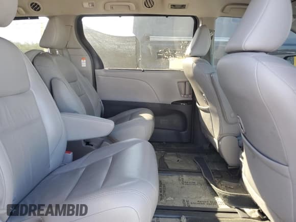 ✅ 2018 Toyota Sienna XLE • VIN: 5TDDZ3DC2JS195045 • Lot: 85872465. Listed on Copart with 154,196 mi. Free auction sales archive from the USA and detailed vehicle history report at DreamBid. Image 11.