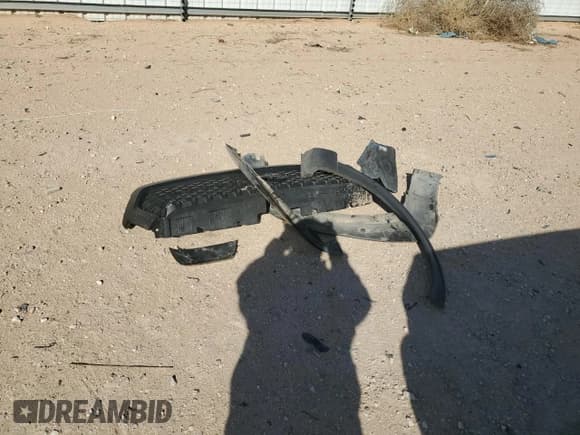 ✅ 2013 Toyota Tacoma • VIN: 3TMLU4EN8DM131239 • Lot: 52725215. Listed on Copart with 224,851 mi. Free auction sales archive from the USA and detailed vehicle history report at DreamBid. Image 14.