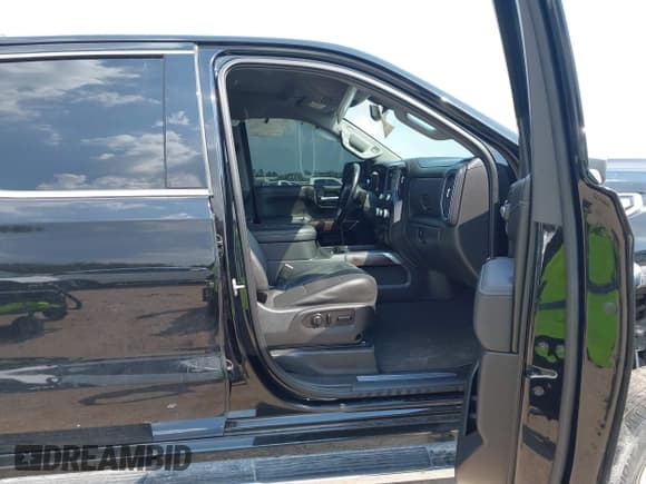 ✅ 2019 GMC Sierra 1500 SLT • VIN: 3GTP8DEDXKG225633 • Lot: 43225612. Listed on IAAI with 116,090 mi. Free auction sales archive from the USA and detailed vehicle history report at DreamBid. Image 5.