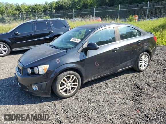 2015 Chevrolet Sonic LT с VIN 1G1JC5SG1F4131564, выставлен на аукционе Copart как лот 68515334 с пробегом 122 754 миль миль и Списание • Salvage title. История ставок и продаж доступна на DreamBid. Изображение 1.