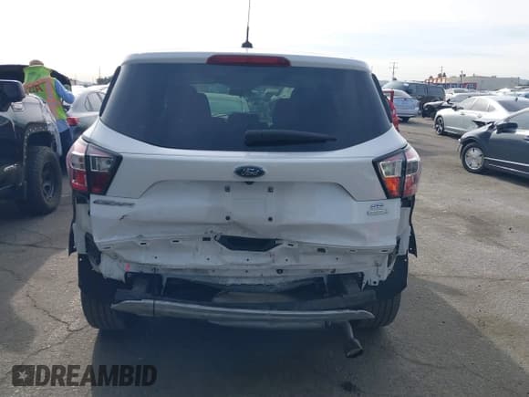 ✅ 2017 Ford Escape SE • VIN: 1FMCU0GD9HUD20265 • Lot: 41389092. Wystawiony na IAAI z przebiegiem 66 778 mil. Bezpłatny archiwum sprzedaży aukcyjnych z USA i szczegółowy raport historii pojazdu na DreamBid. Zdjęcie 17.