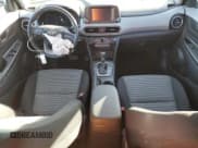 ✅ 2020 Hyundai Kona SEL • VIN: KM8K22AA4LU414008 • Лот: 79794273. Опубликован ранее на Copart с пробегом 34 194 миль. Бесплатный доступ к архиву аукционных продаж из США и подробный отчёт об истории автомобиля на DreamBid. Изображение 8.